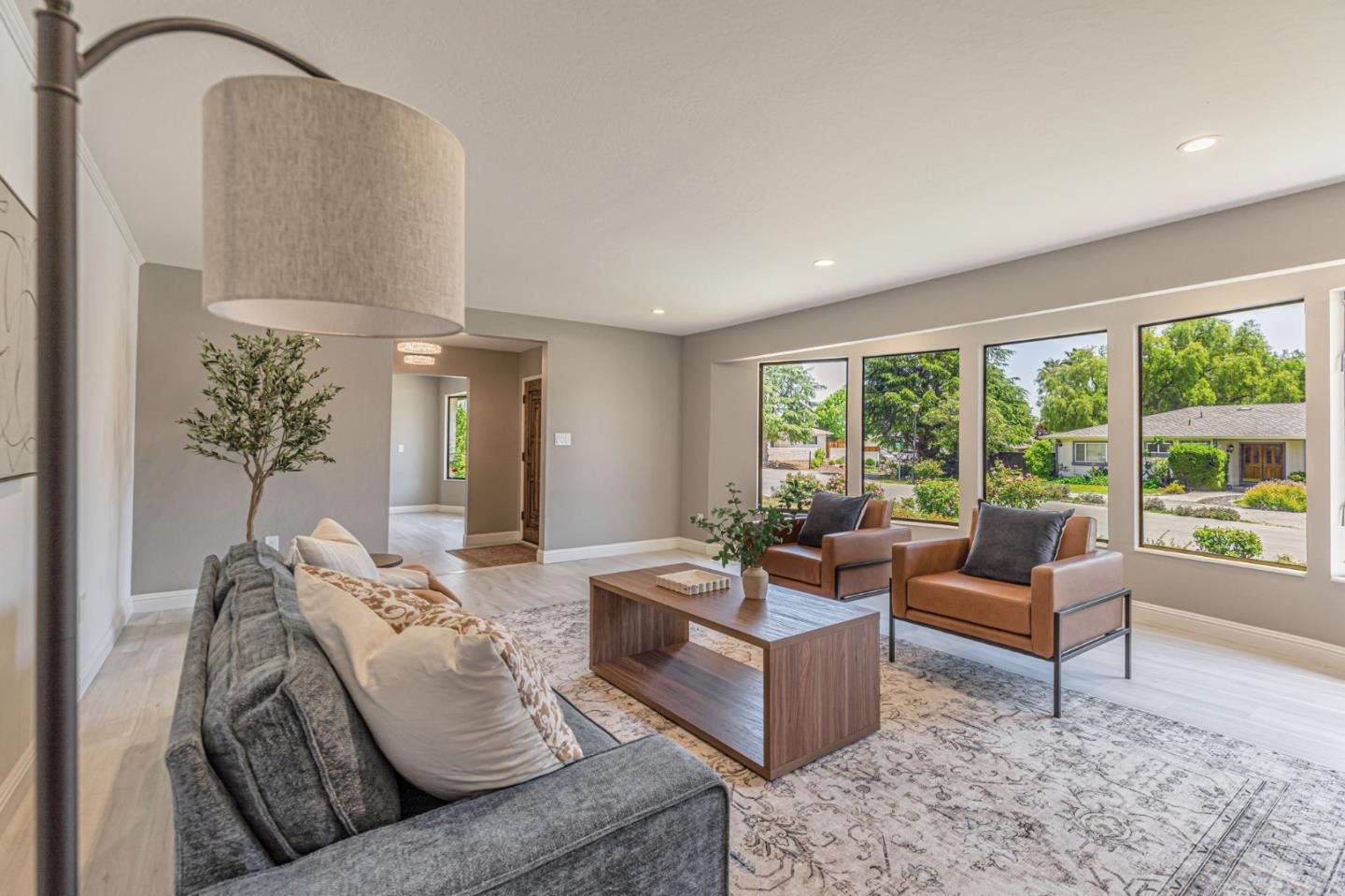 Detail Gallery Image 9 of 28 For 445 Marks Dr, Hollister,  CA 95023 - 3 Beds | 2 Baths