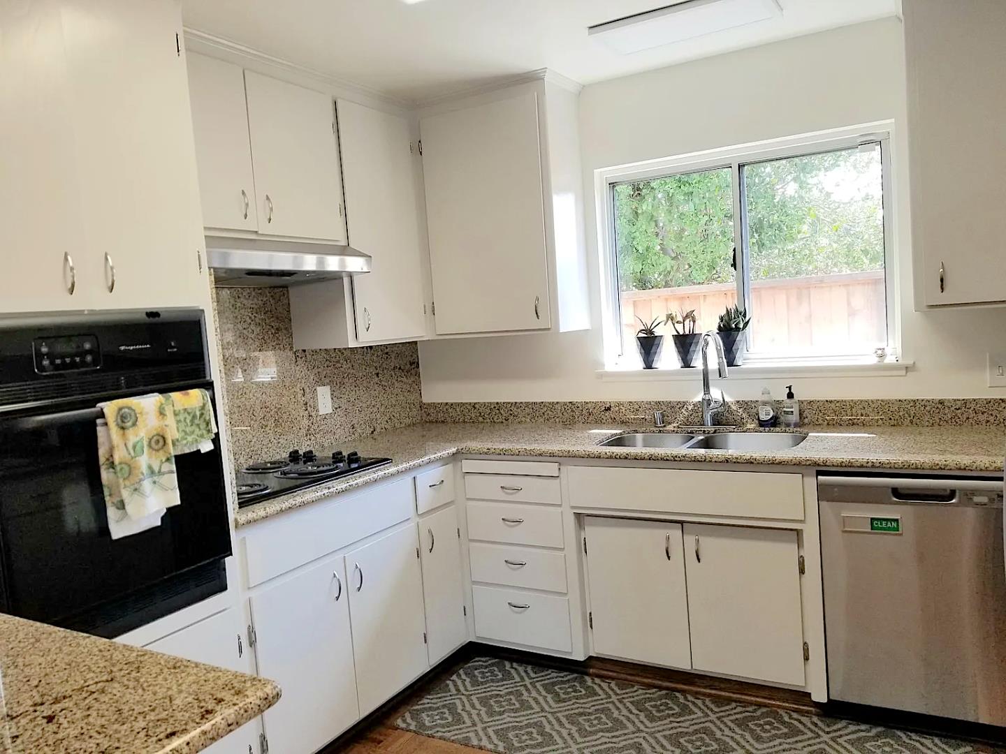 Detail Gallery Image 14 of 20 For 1506-1508 Kentfield Ave, Redwood City,  CA 94061 - – Beds | – Baths