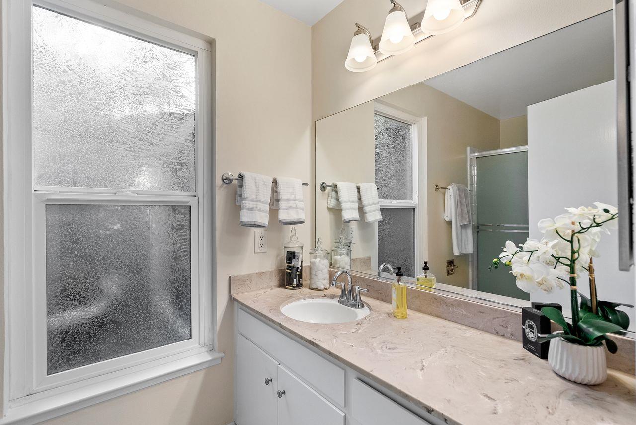 Detail Gallery Image 13 of 19 For 1510 via Cancion, San Jose,  CA 95128 - 3 Beds | 2 Baths