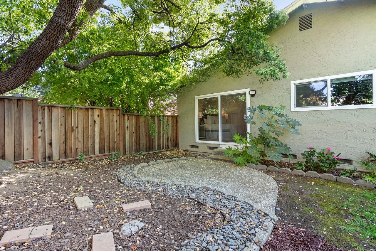 Detail Gallery Image 17 of 19 For 1510 via Cancion, San Jose,  CA 95128 - 3 Beds | 2 Baths