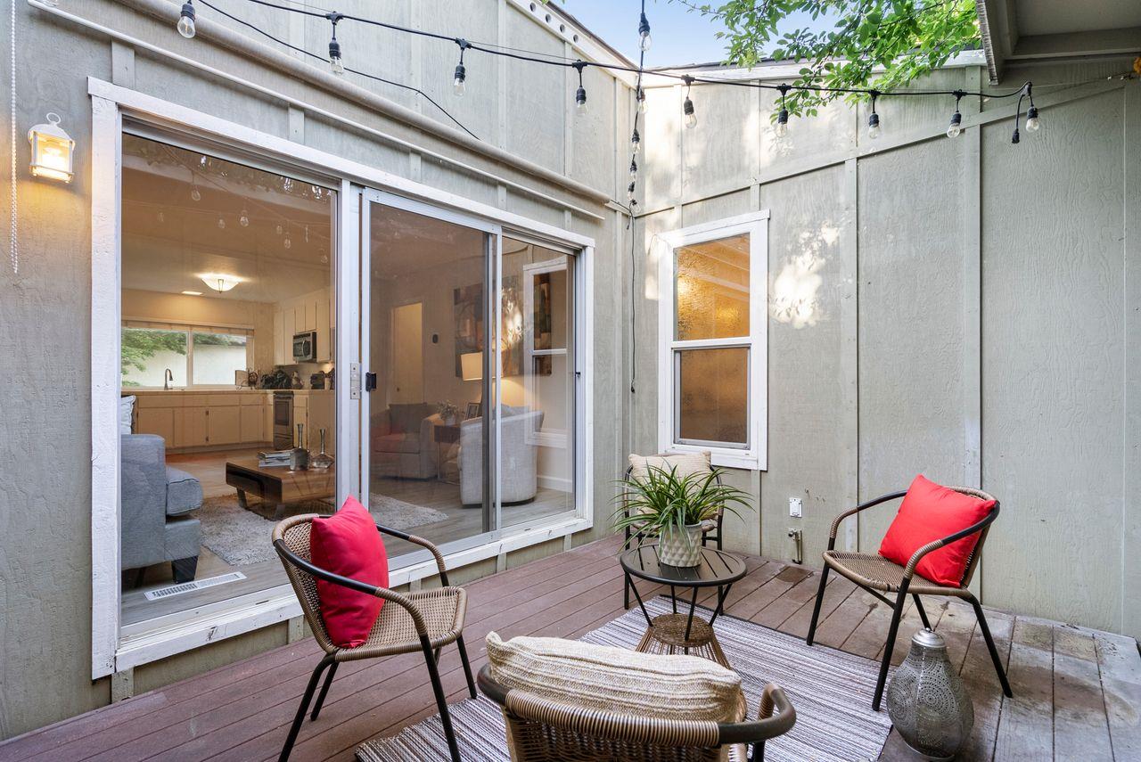 Detail Gallery Image 9 of 19 For 1510 via Cancion, San Jose,  CA 95128 - 3 Beds | 2 Baths