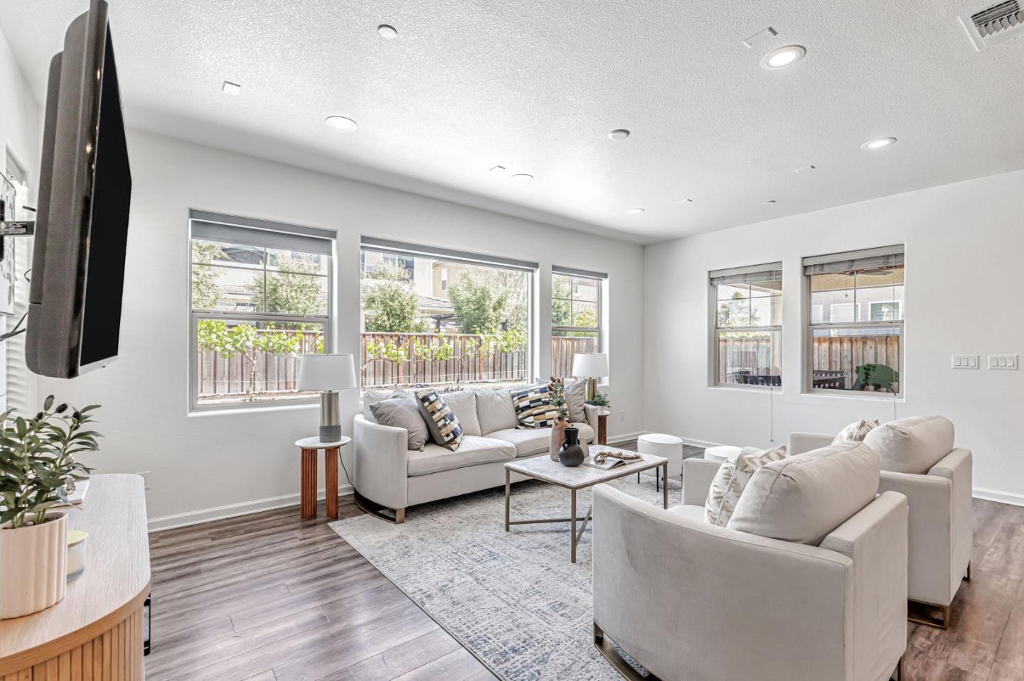 Detail Gallery Image 9 of 61 For 725 Sullivan Way, Gilroy,  CA 95020 - 4 Beds | 3 Baths