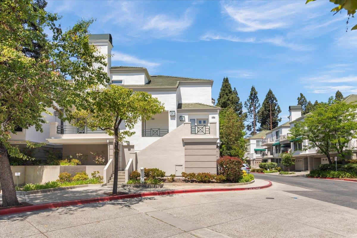 Detail Gallery Image 1 of 27 For 440 Navaro Place #205,  San Jose,  CA 95134 - 2 Beds | 2 Baths