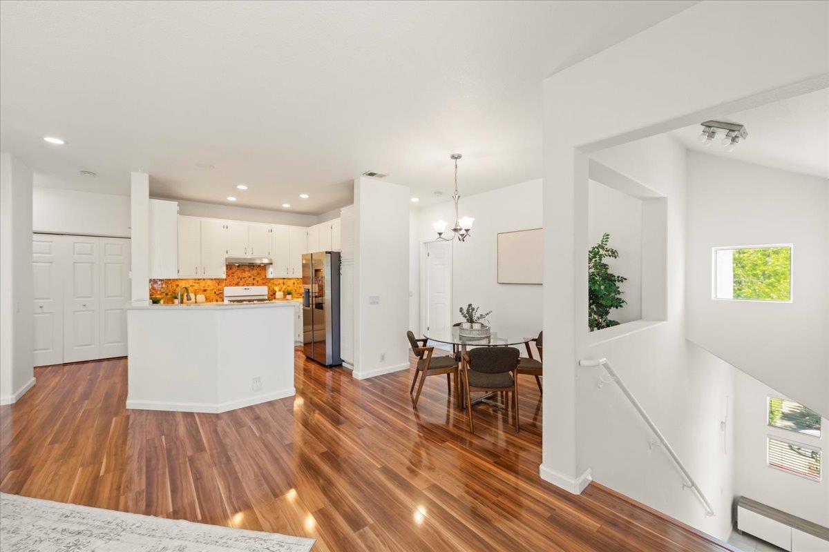 Detail Gallery Image 6 of 27 For 440 Navaro Place #205,  San Jose,  CA 95134 - 2 Beds | 2 Baths
