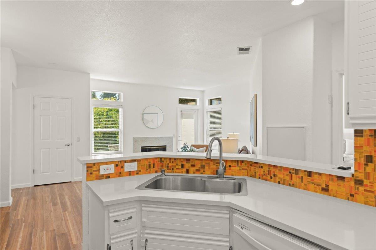 Detail Gallery Image 9 of 27 For 440 Navaro Place #205,  San Jose,  CA 95134 - 2 Beds | 2 Baths