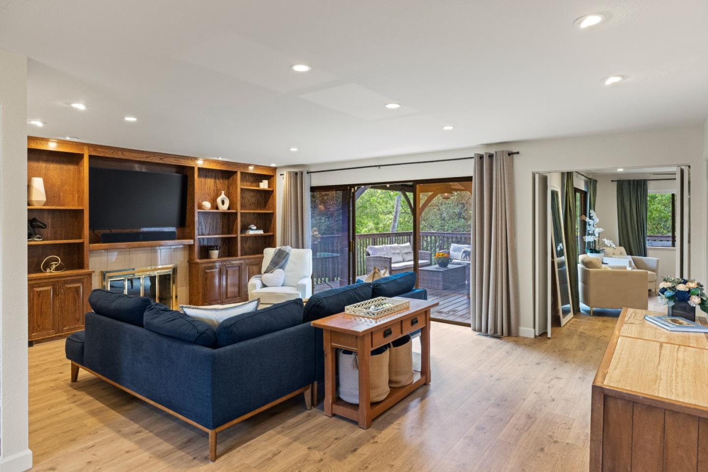 Detail Gallery Image 10 of 45 For 23799 Monterey-Salinas Hwy #35,  Salinas,  CA 93908 - 2 Beds | 2 Baths