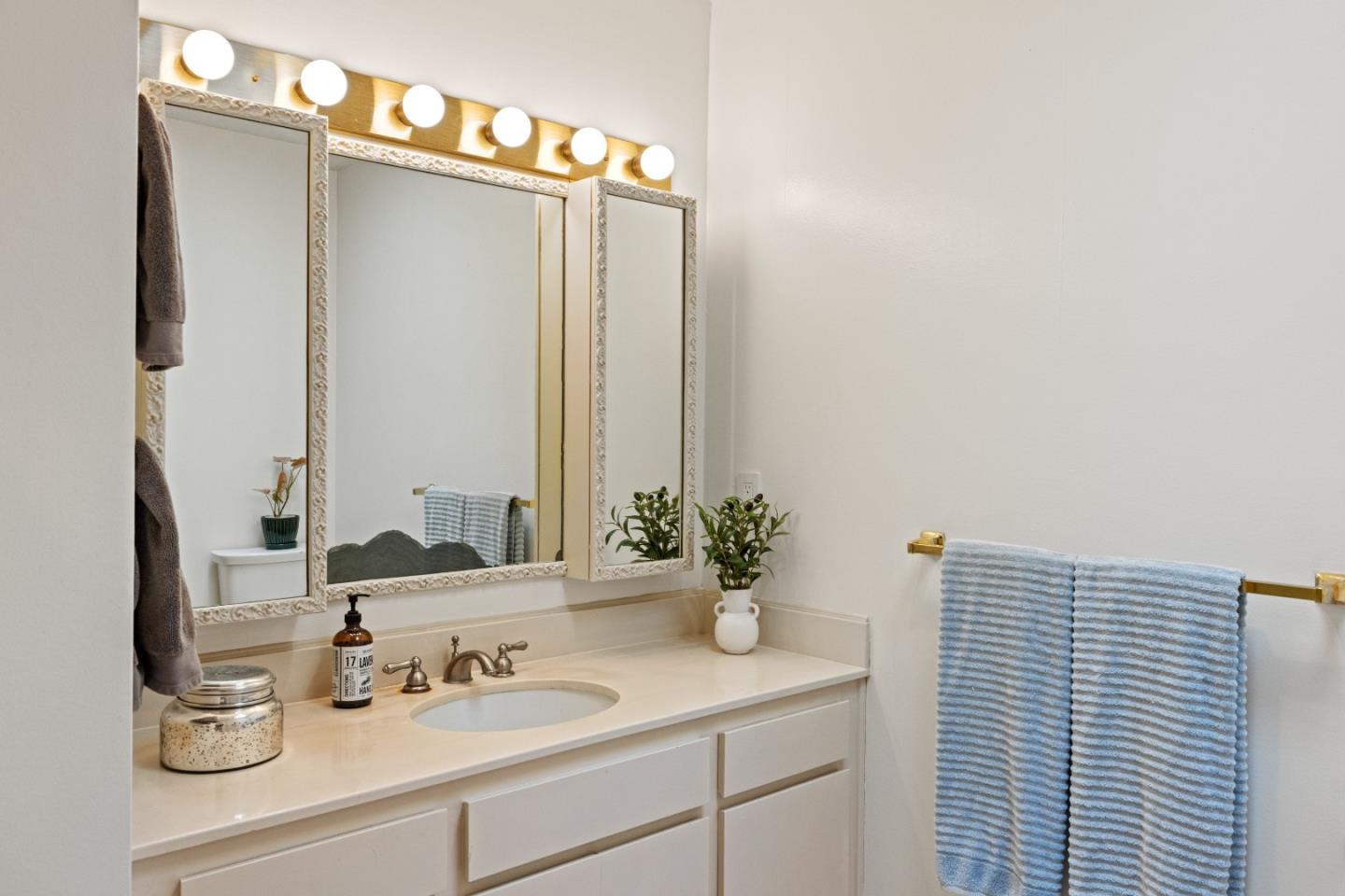 Detail Gallery Image 21 of 45 For 23799 Monterey-Salinas Hwy #35,  Salinas,  CA 93908 - 2 Beds | 2 Baths