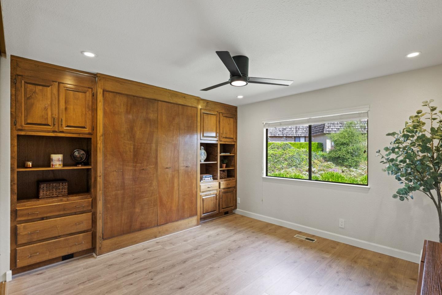 Detail Gallery Image 26 of 45 For 23799 Monterey-Salinas Hwy #35,  Salinas,  CA 93908 - 2 Beds | 2 Baths