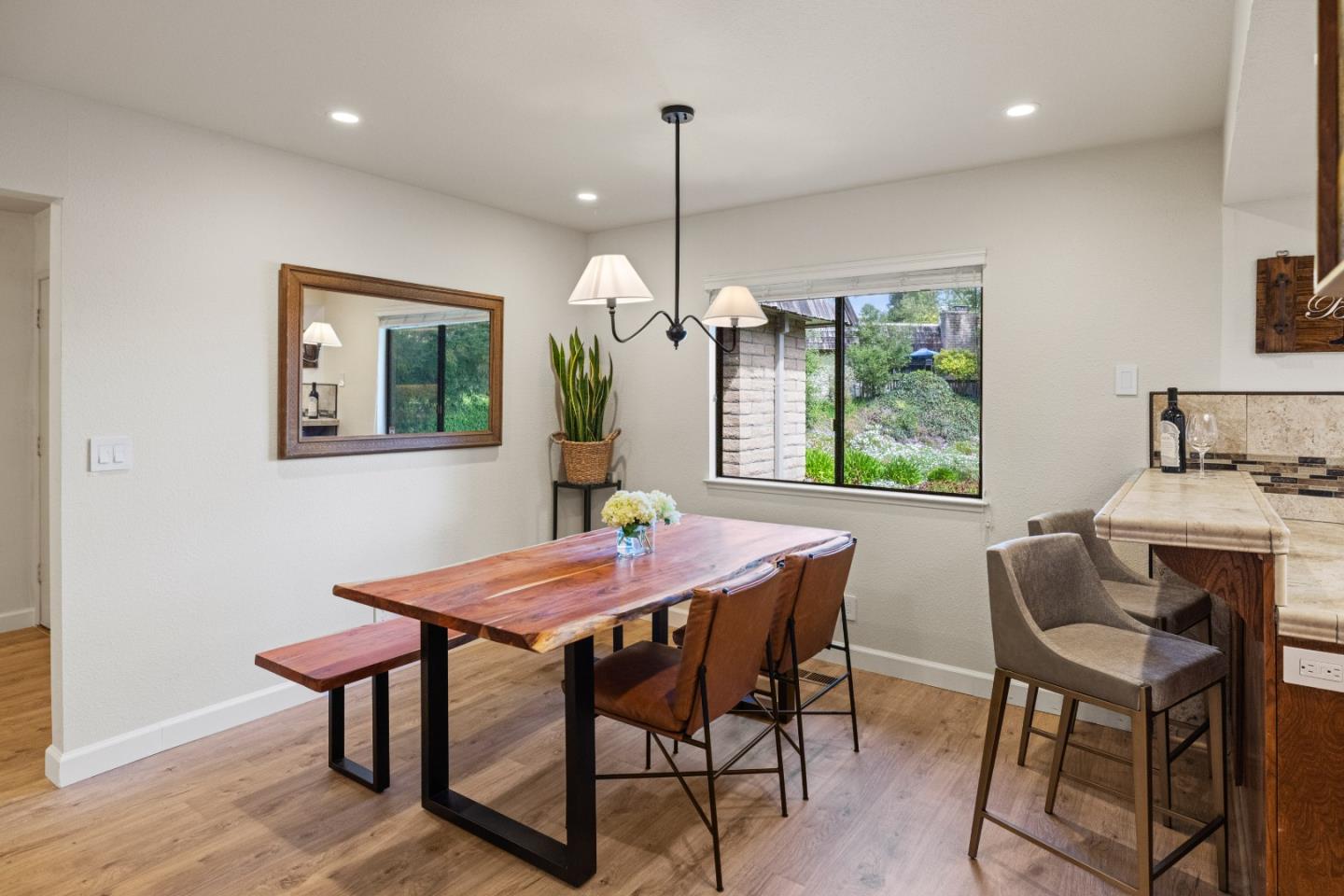 Detail Gallery Image 4 of 45 For 23799 Monterey-Salinas Hwy #35,  Salinas,  CA 93908 - 2 Beds | 2 Baths