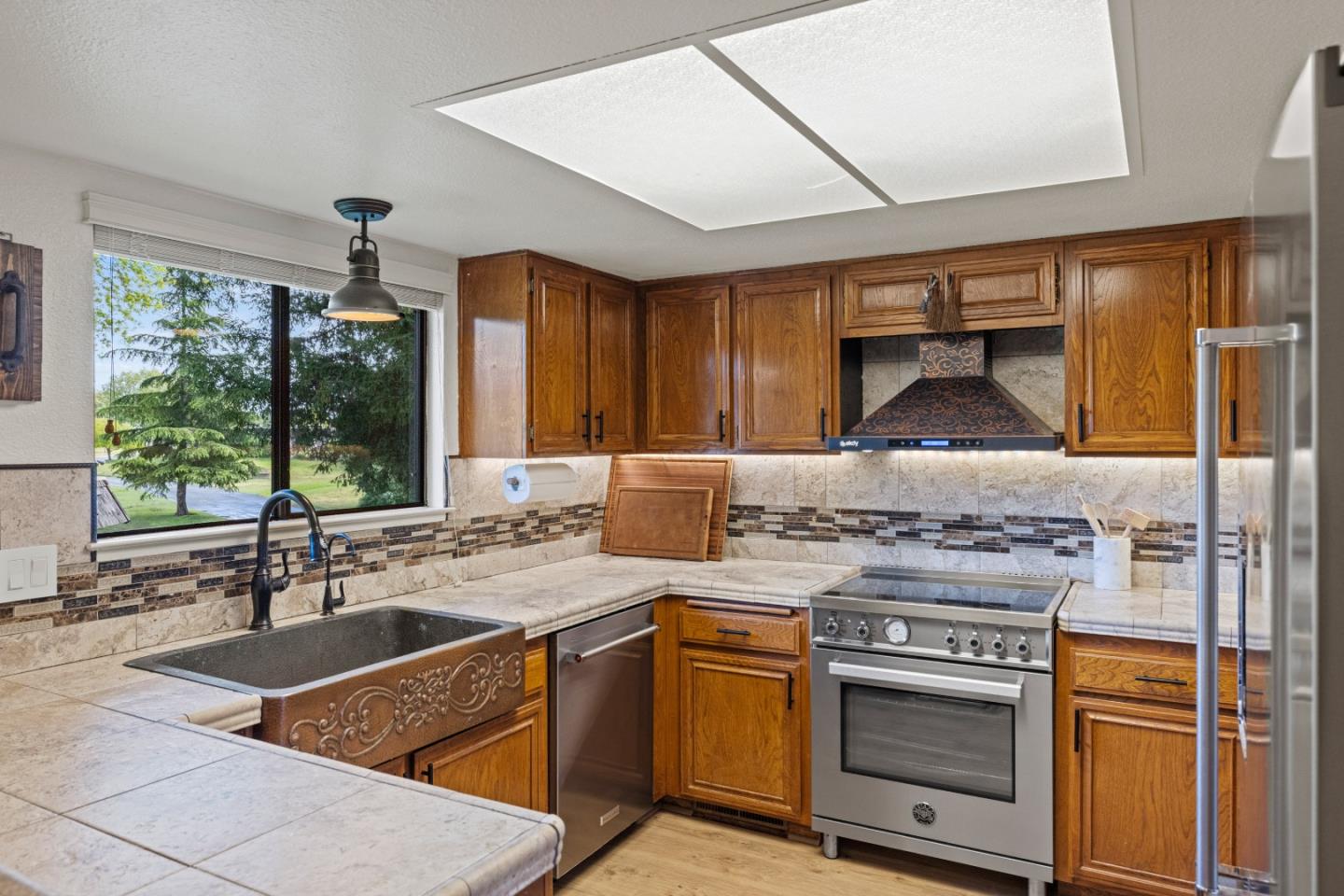 Detail Gallery Image 6 of 45 For 23799 Monterey-Salinas Hwy #35,  Salinas,  CA 93908 - 2 Beds | 2 Baths