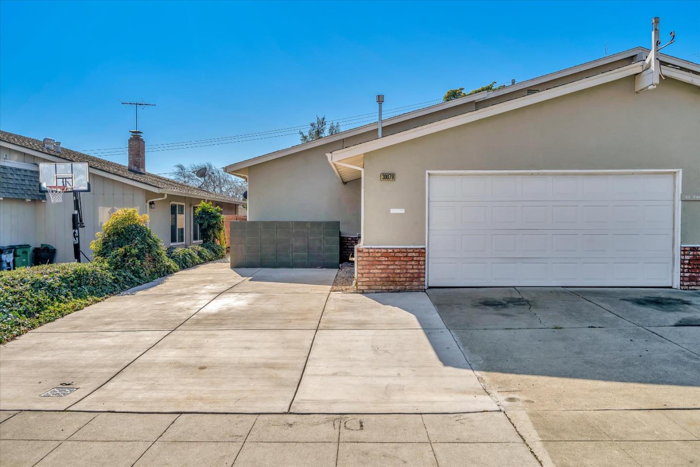 Detail Gallery Image 4 of 43 For 30079 Vanderbilt St, Hayward,  CA 94544 - 3 Beds | 2 Baths
