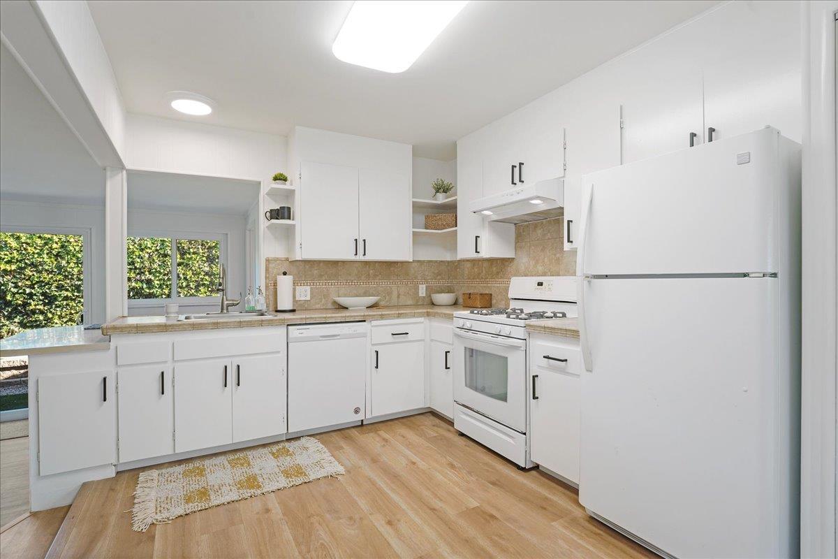 Detail Gallery Image 12 of 43 For 65 17 Mile Dr, Pacific Grove,  CA 93950 - 2 Beds | 1/1 Baths
