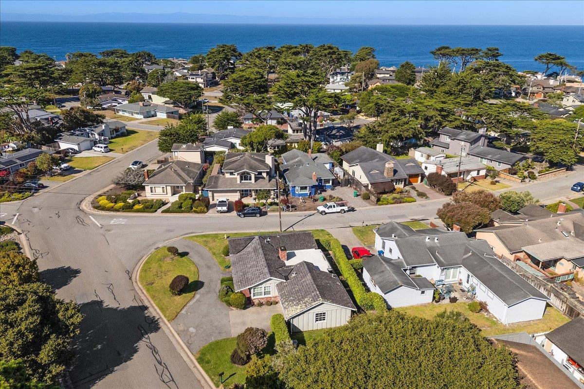 Detail Gallery Image 32 of 43 For 65 17 Mile Dr, Pacific Grove,  CA 93950 - 2 Beds | 1/1 Baths