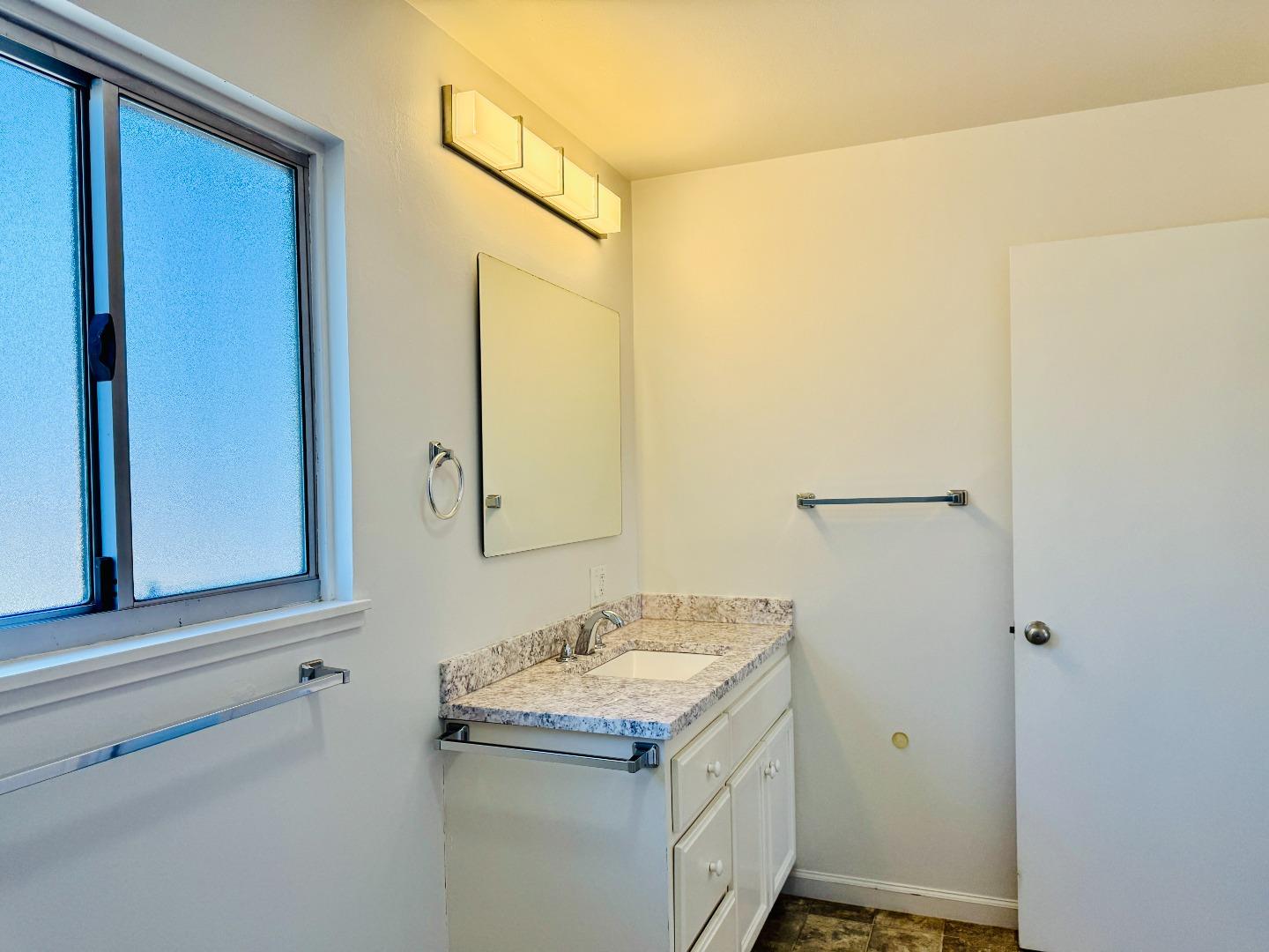 Detail Gallery Image 21 of 39 For 1506-1508 Kentfield Ave, Redwood City,  CA 94061 - 4 Beds | 3 Baths