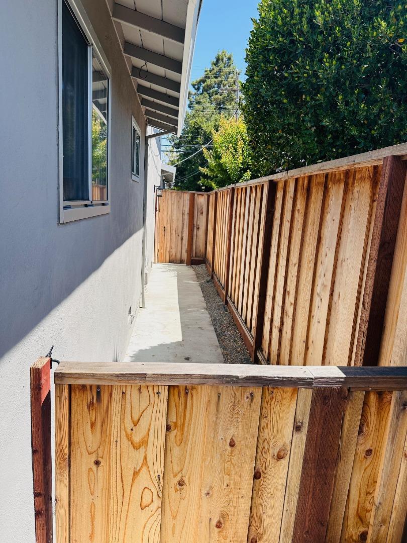 Detail Gallery Image 35 of 39 For 1506-1508 Kentfield Ave, Redwood City,  CA 94061 - 4 Beds | 3 Baths