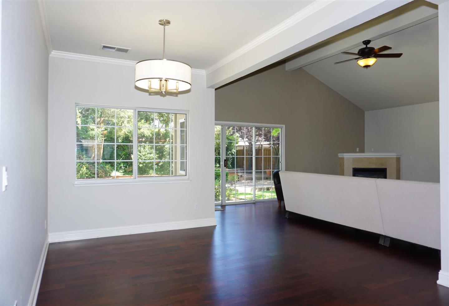 Detail Gallery Image 14 of 19 For 20385 Silverado Ave, Cupertino,  CA 95014 - 4 Beds | 2/1 Baths