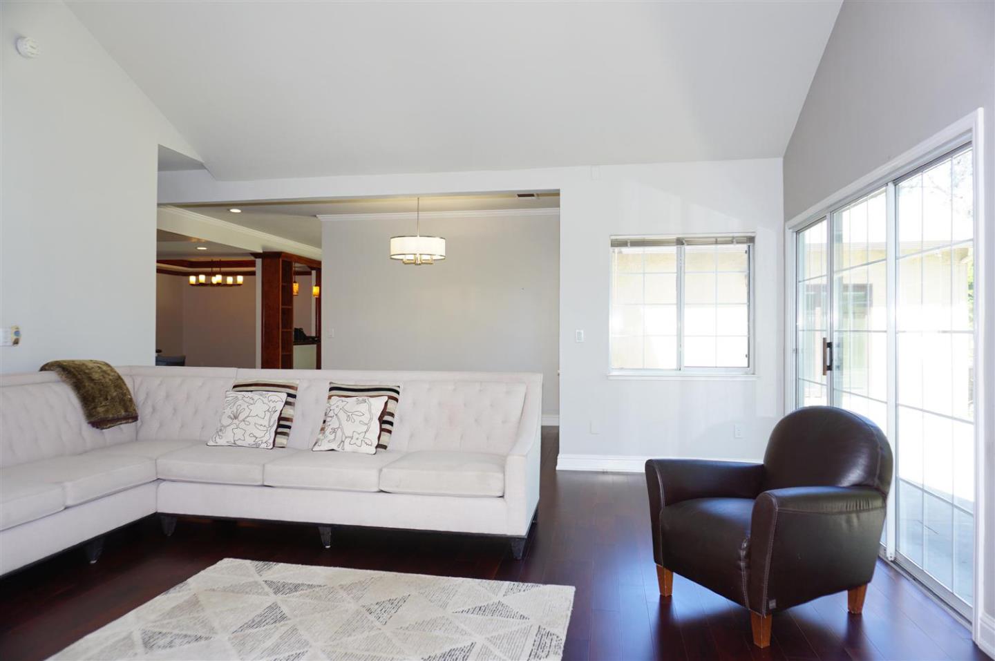 Detail Gallery Image 16 of 19 For 20385 Silverado Ave, Cupertino,  CA 95014 - 4 Beds | 2/1 Baths
