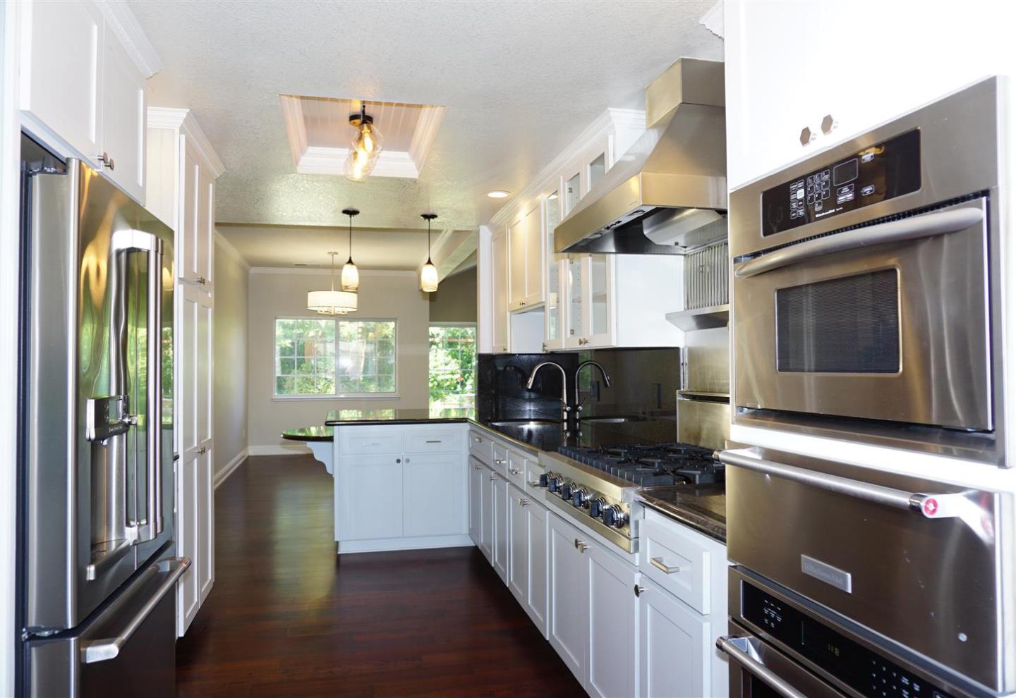Detail Gallery Image 3 of 19 For 20385 Silverado Ave, Cupertino,  CA 95014 - 4 Beds | 2/1 Baths