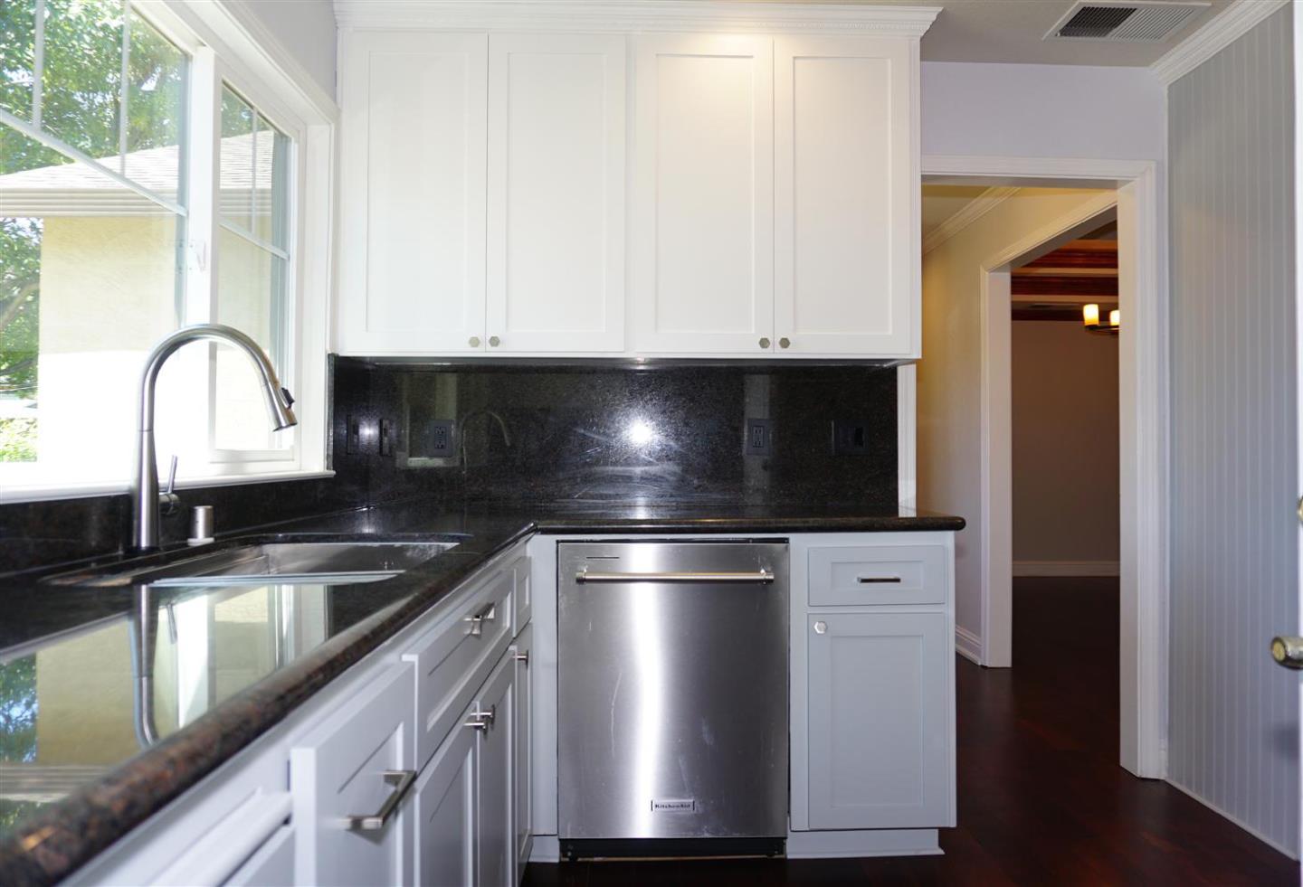 Detail Gallery Image 6 of 19 For 20385 Silverado Ave, Cupertino,  CA 95014 - 4 Beds | 2/1 Baths