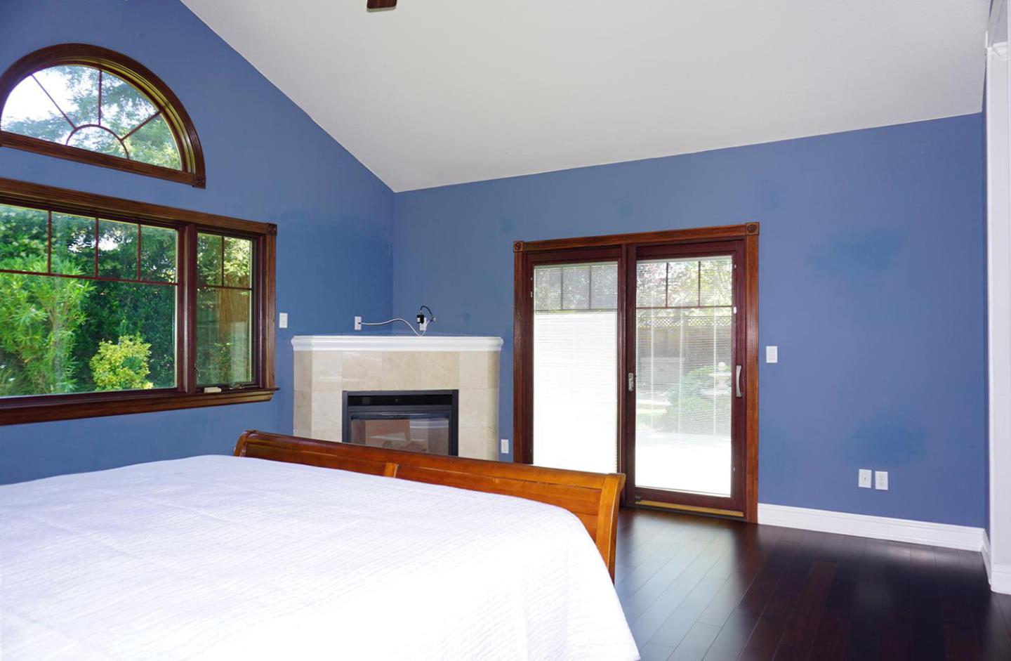Detail Gallery Image 9 of 19 For 20385 Silverado Ave, Cupertino,  CA 95014 - 4 Beds | 2/1 Baths