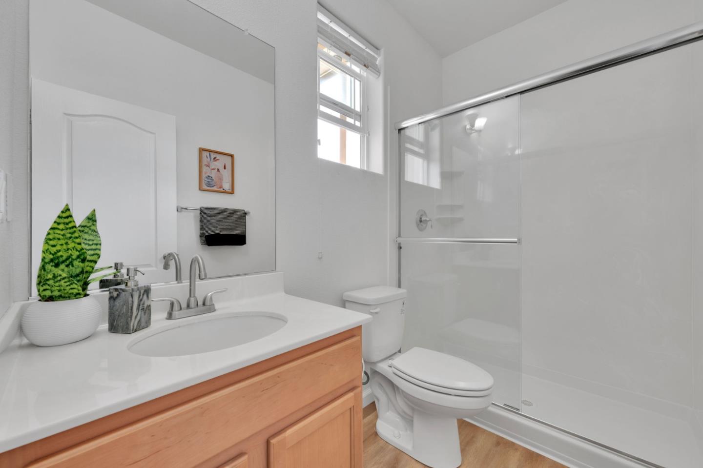 Detail Gallery Image 11 of 64 For 159 Sapphire Ln, Morgan Hill,  CA 95037 - 4 Beds | 3 Baths