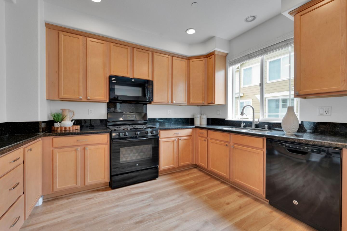 Detail Gallery Image 20 of 64 For 159 Sapphire Ln, Morgan Hill,  CA 95037 - 4 Beds | 3 Baths