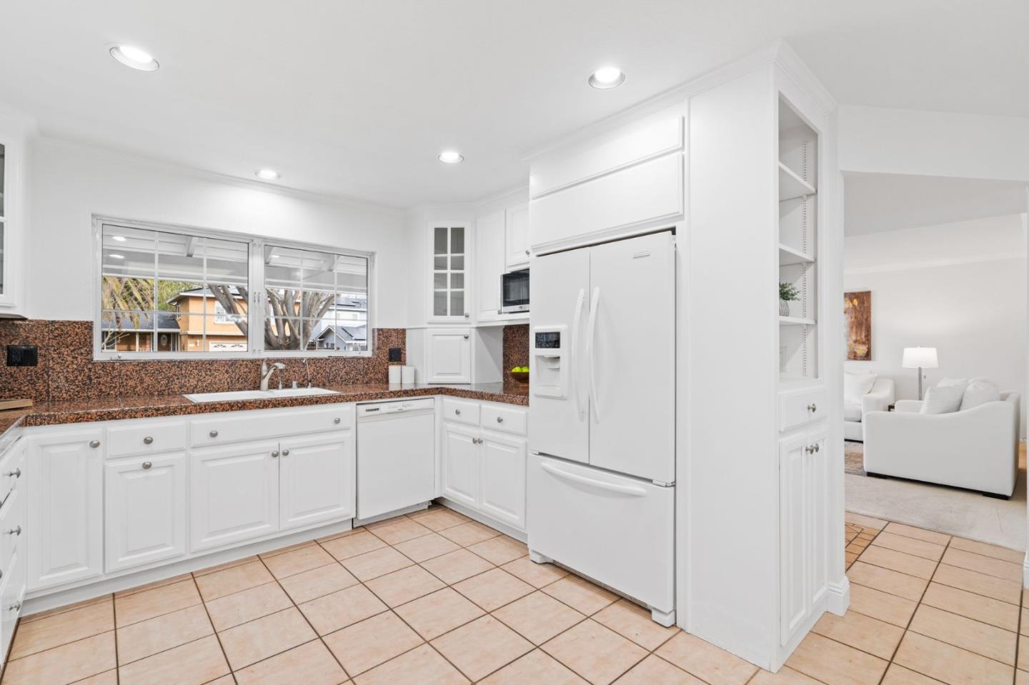 Detail Gallery Image 11 of 24 For 900 Plymouth Dr, Gilroy,  CA 95020 - 4 Beds | 2 Baths
