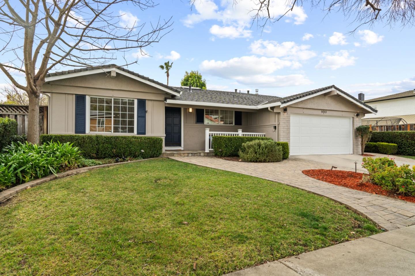 Detail Gallery Image 4 of 24 For 900 Plymouth Dr, Gilroy,  CA 95020 - 4 Beds | 2 Baths