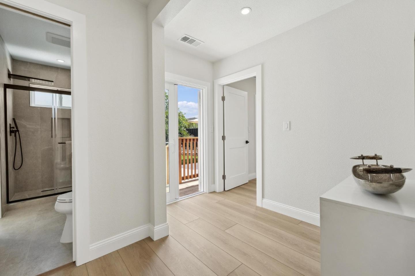 Detail Gallery Image 20 of 70 For 188 S Bernardo Ave, Sunnyvale,  CA 94086 - 3 Beds | 3 Baths