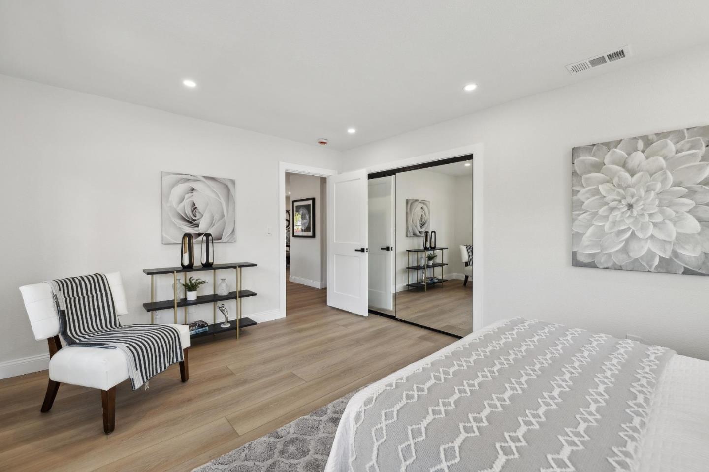 Detail Gallery Image 32 of 70 For 188 S Bernardo Ave, Sunnyvale,  CA 94086 - 3 Beds | 3 Baths