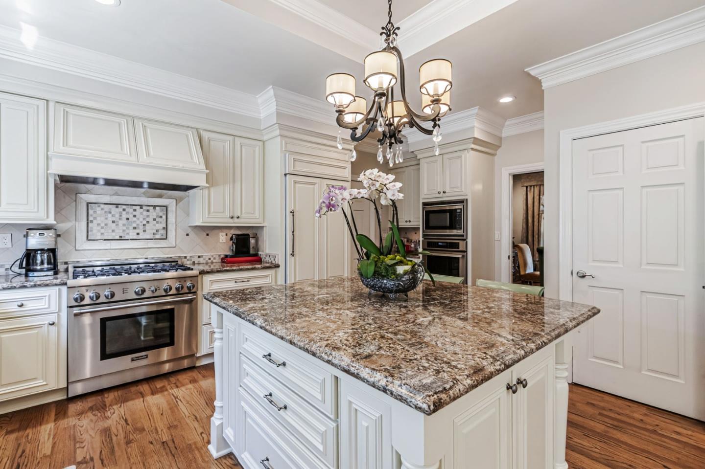 Detail Gallery Image 21 of 69 For 12308 Crayside Ln, Saratoga,  CA 95070 - 5 Beds | 4/2 Baths