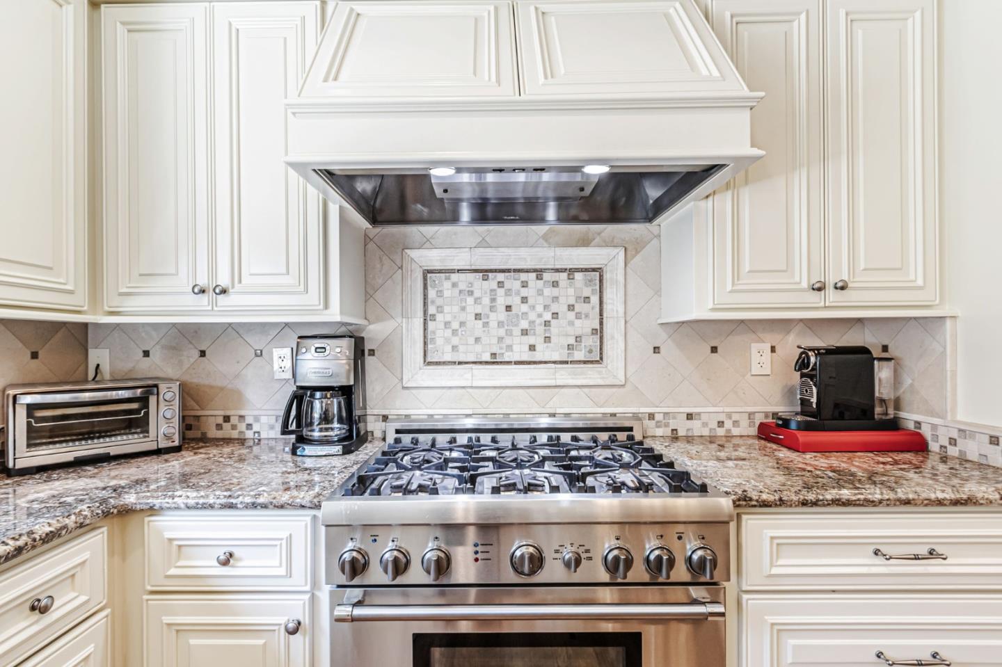 Detail Gallery Image 23 of 69 For 12308 Crayside Ln, Saratoga,  CA 95070 - 5 Beds | 4/2 Baths