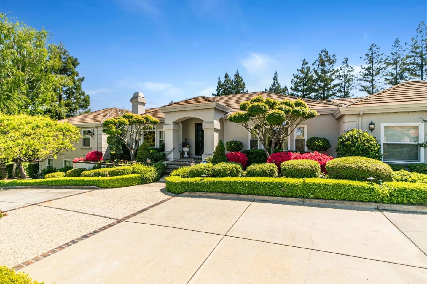 Detail Gallery Image 4 of 69 For 12308 Crayside Ln, Saratoga,  CA 95070 - 5 Beds | 4/2 Baths