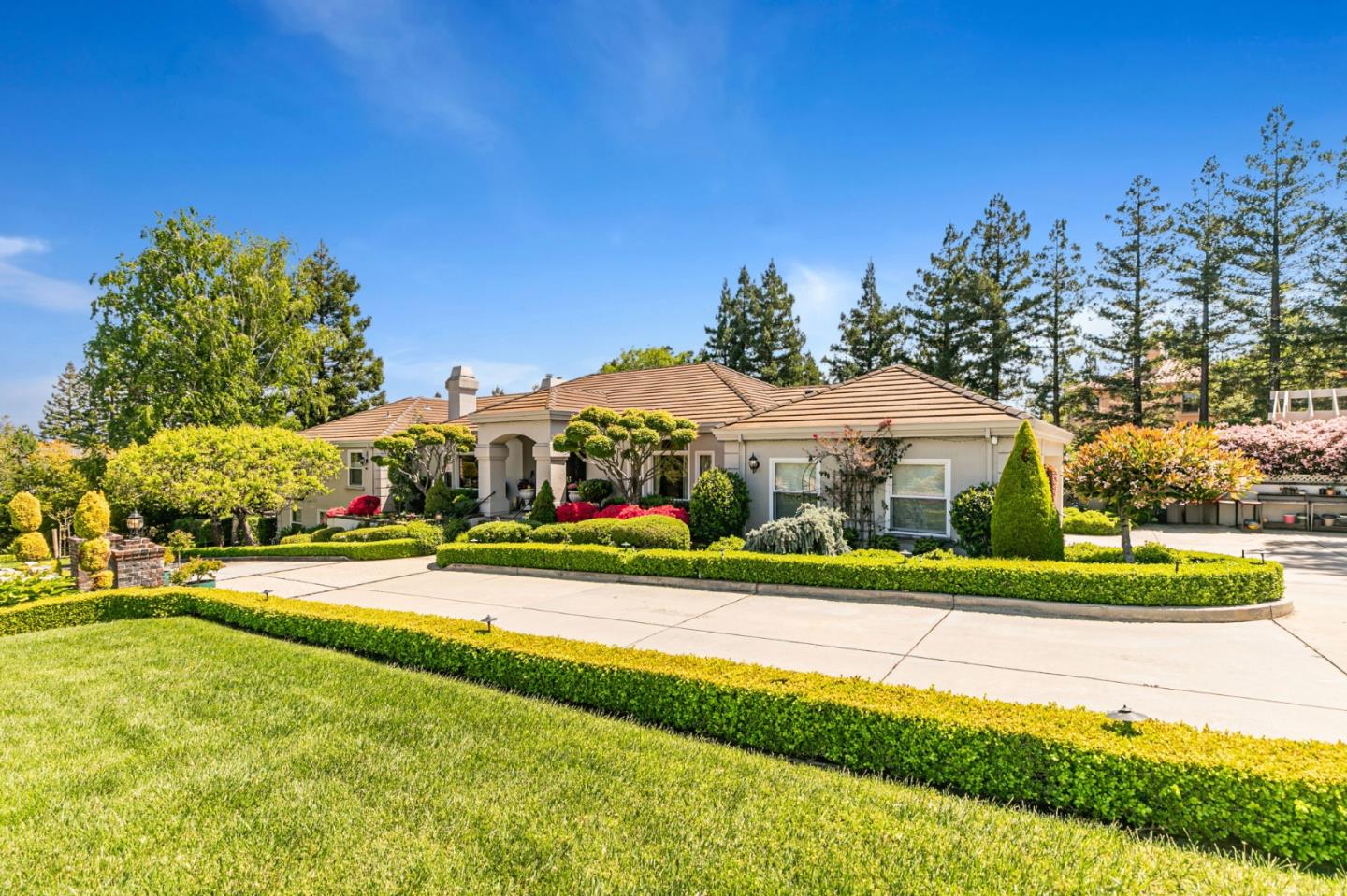 Detail Gallery Image 5 of 69 For 12308 Crayside Ln, Saratoga,  CA 95070 - 5 Beds | 4/2 Baths