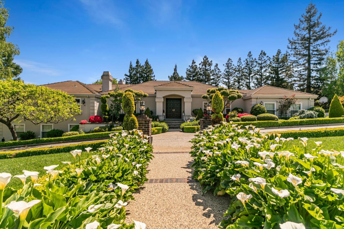 Detail Gallery Image 6 of 69 For 12308 Crayside Ln, Saratoga,  CA 95070 - 5 Beds | 4/2 Baths