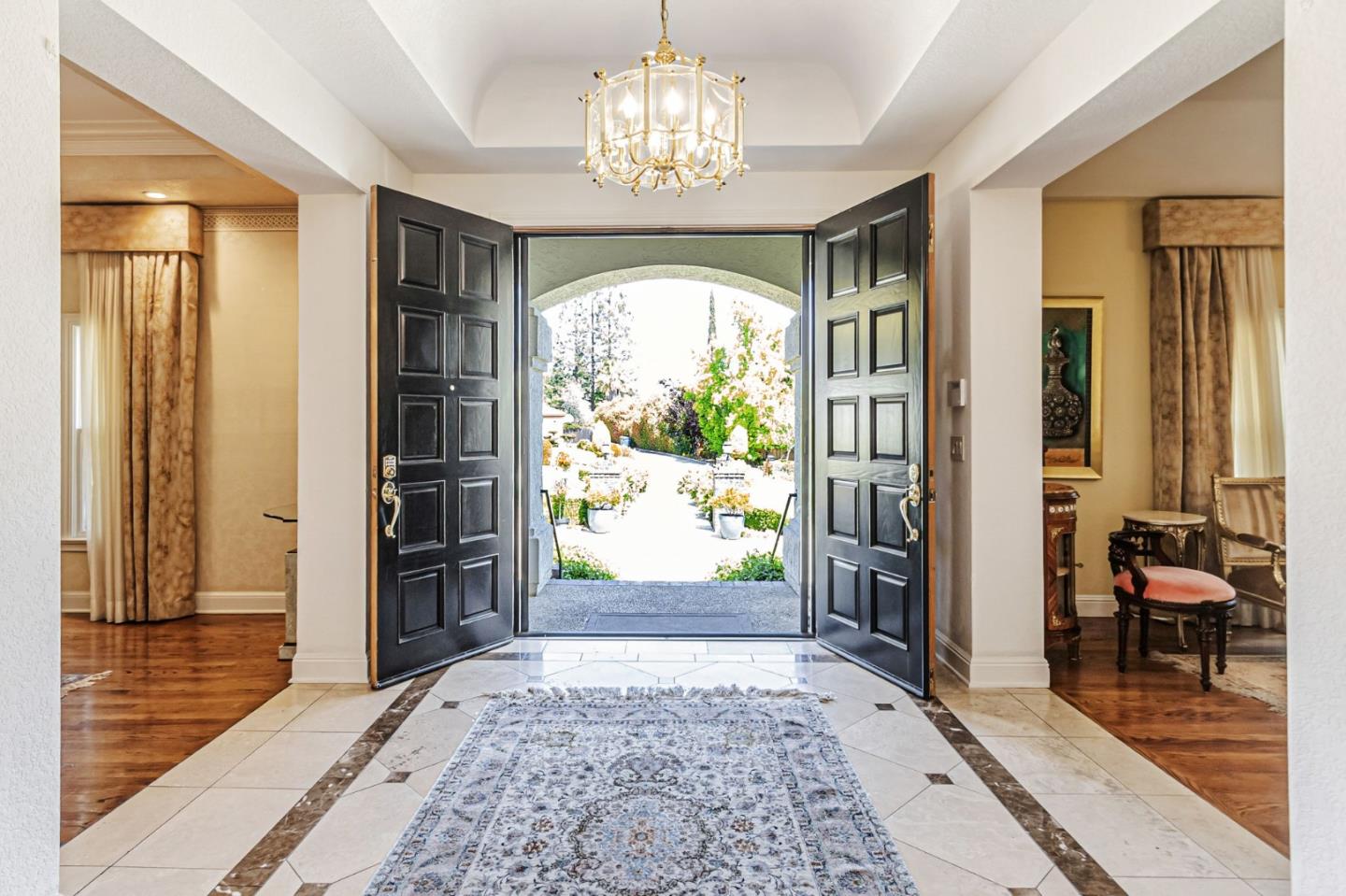Detail Gallery Image 9 of 69 For 12308 Crayside Ln, Saratoga,  CA 95070 - 5 Beds | 4/2 Baths