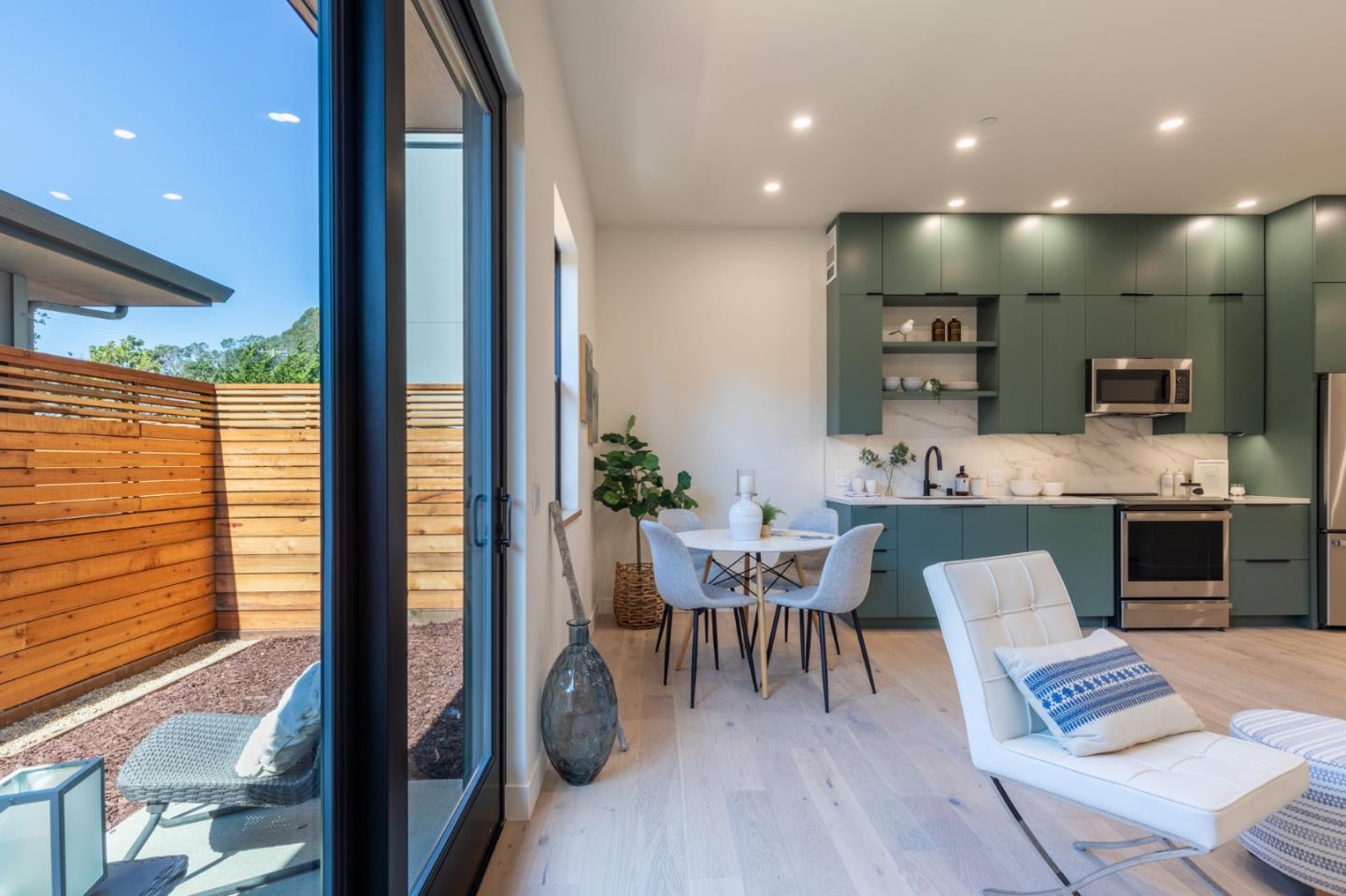Detail Gallery Image 11 of 33 For 109 Darlington Ln, Soquel,  CA 95073 - 3 Beds | 2/1 Baths