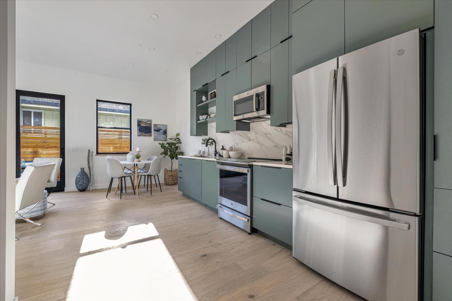 Detail Gallery Image 9 of 33 For 109 Darlington Ln, Soquel,  CA 95073 - 3 Beds | 2/1 Baths