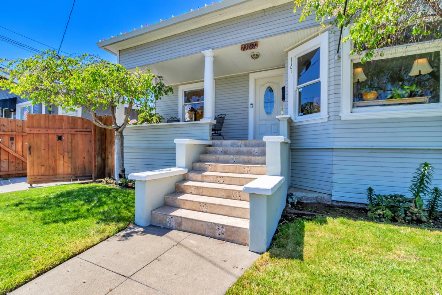Detail Gallery Image 2 of 34 For 1101 Vine St, San Jose,  CA 95110 - 3 Beds | 1 Baths