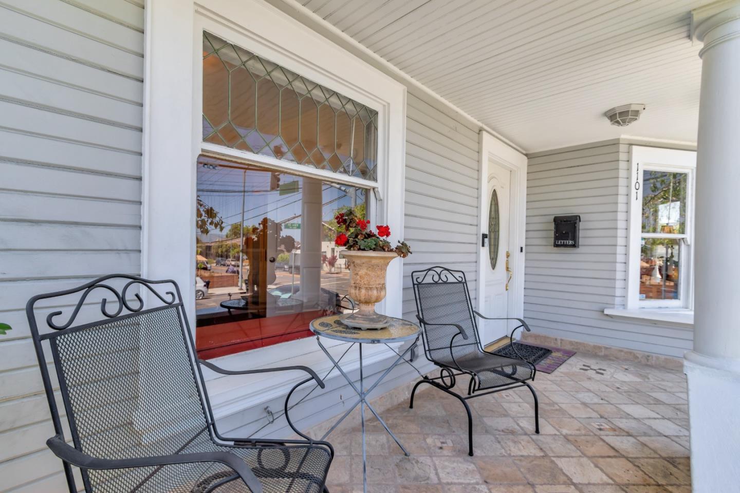 Detail Gallery Image 3 of 34 For 1101 Vine St, San Jose,  CA 95110 - 3 Beds | 1 Baths