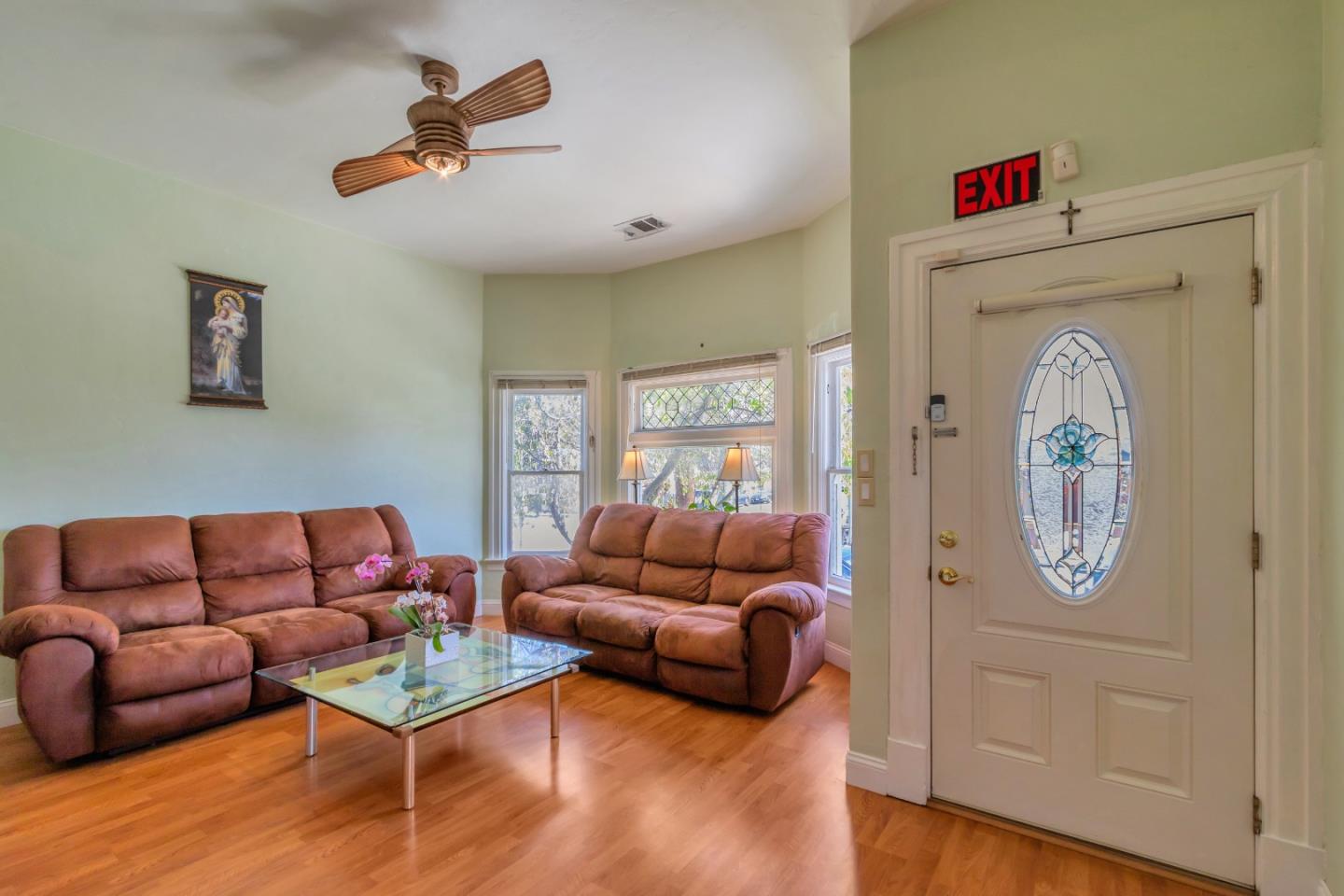 Detail Gallery Image 4 of 34 For 1101 Vine St, San Jose,  CA 95110 - 3 Beds | 1 Baths