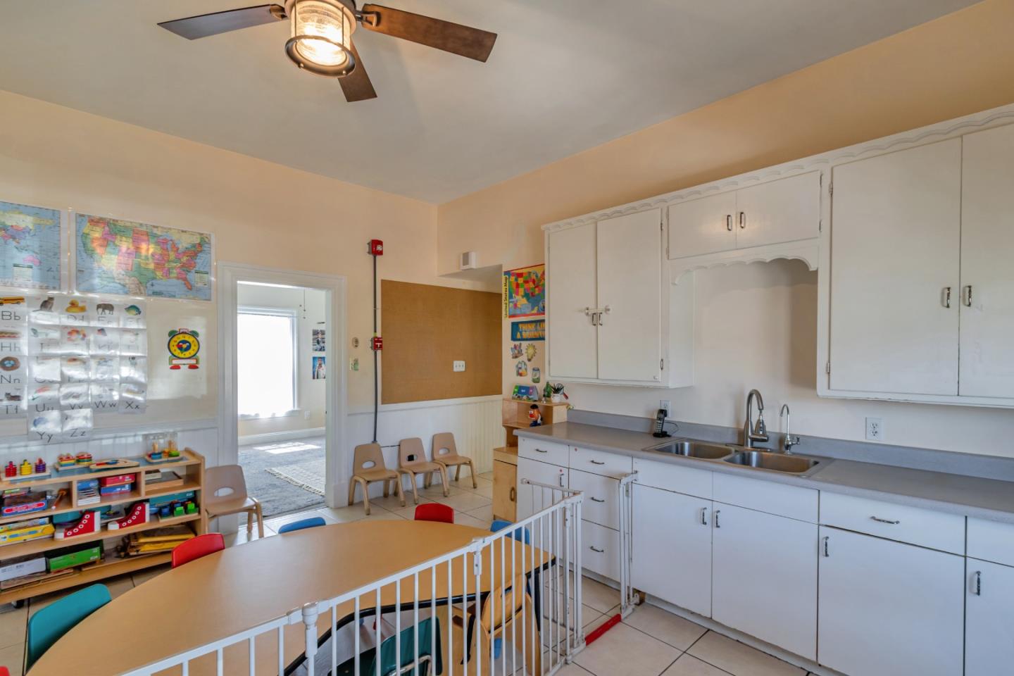 Detail Gallery Image 9 of 34 For 1101 Vine St, San Jose,  CA 95110 - 3 Beds | 1 Baths