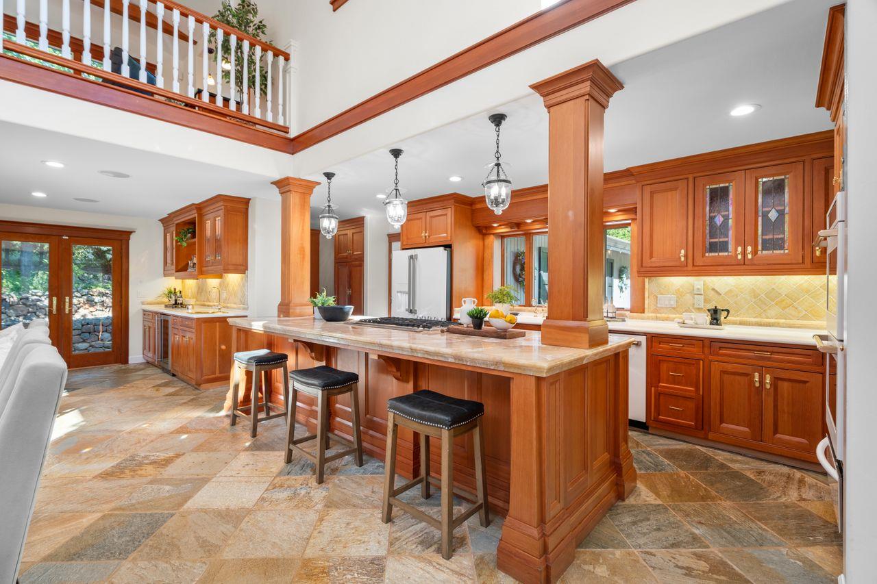 Detail Gallery Image 13 of 73 For 23447 Skyview Ter, Los Gatos,  CA 95033 - 3 Beds | 4 Baths
