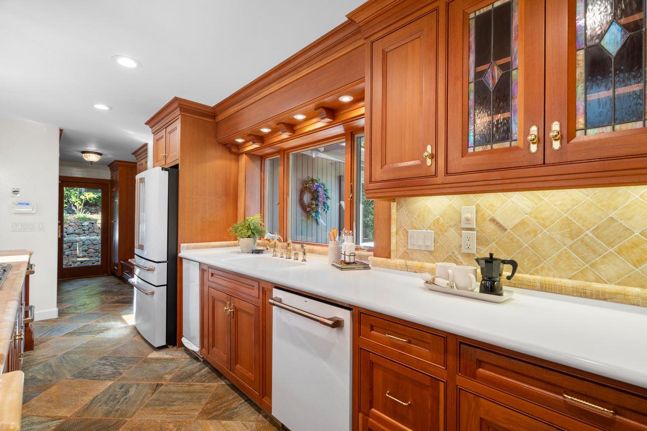 Detail Gallery Image 14 of 73 For 23447 Skyview Ter, Los Gatos,  CA 95033 - 3 Beds | 4 Baths