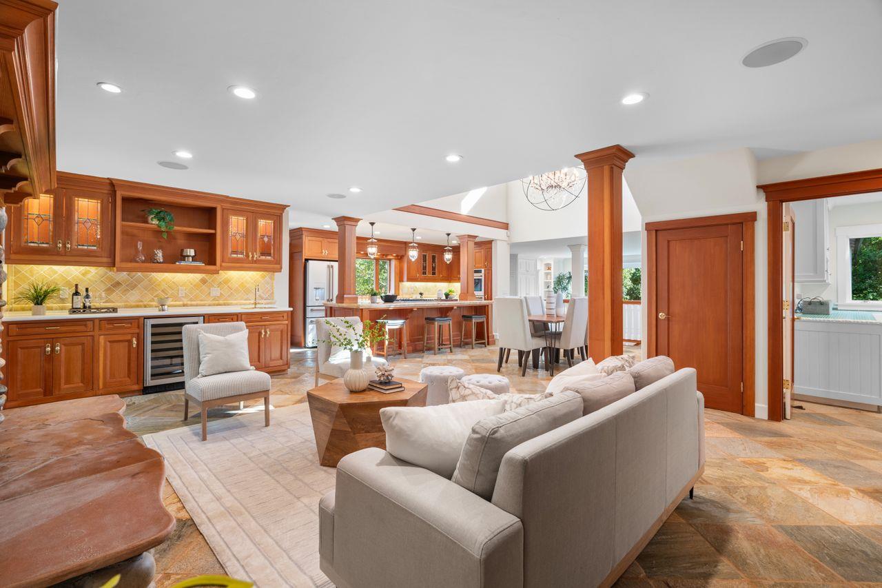 Detail Gallery Image 17 of 73 For 23447 Skyview Ter, Los Gatos,  CA 95033 - 3 Beds | 4 Baths