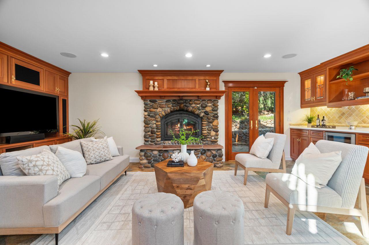 Detail Gallery Image 18 of 73 For 23447 Skyview Ter, Los Gatos,  CA 95033 - 3 Beds | 4 Baths