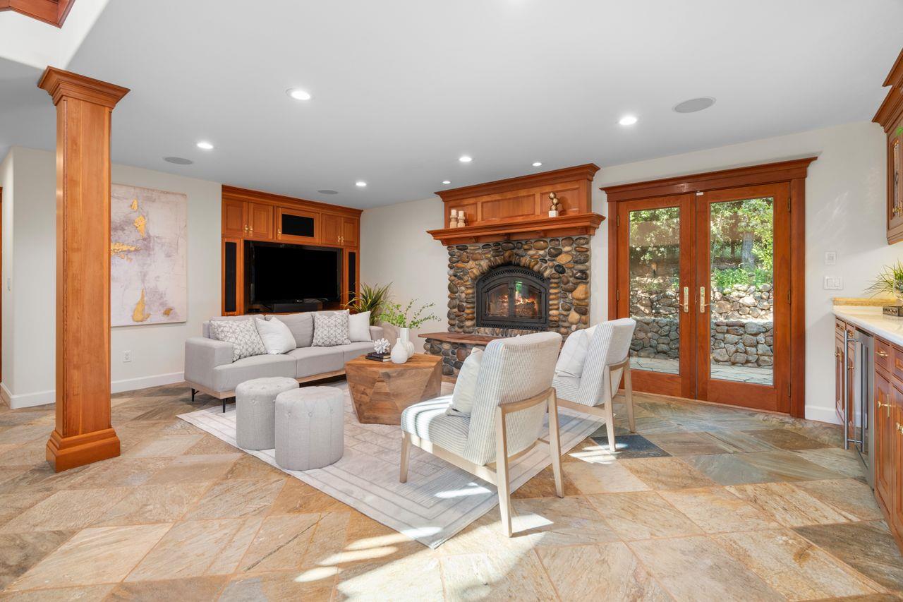 Detail Gallery Image 20 of 73 For 23447 Skyview Ter, Los Gatos,  CA 95033 - 3 Beds | 4 Baths