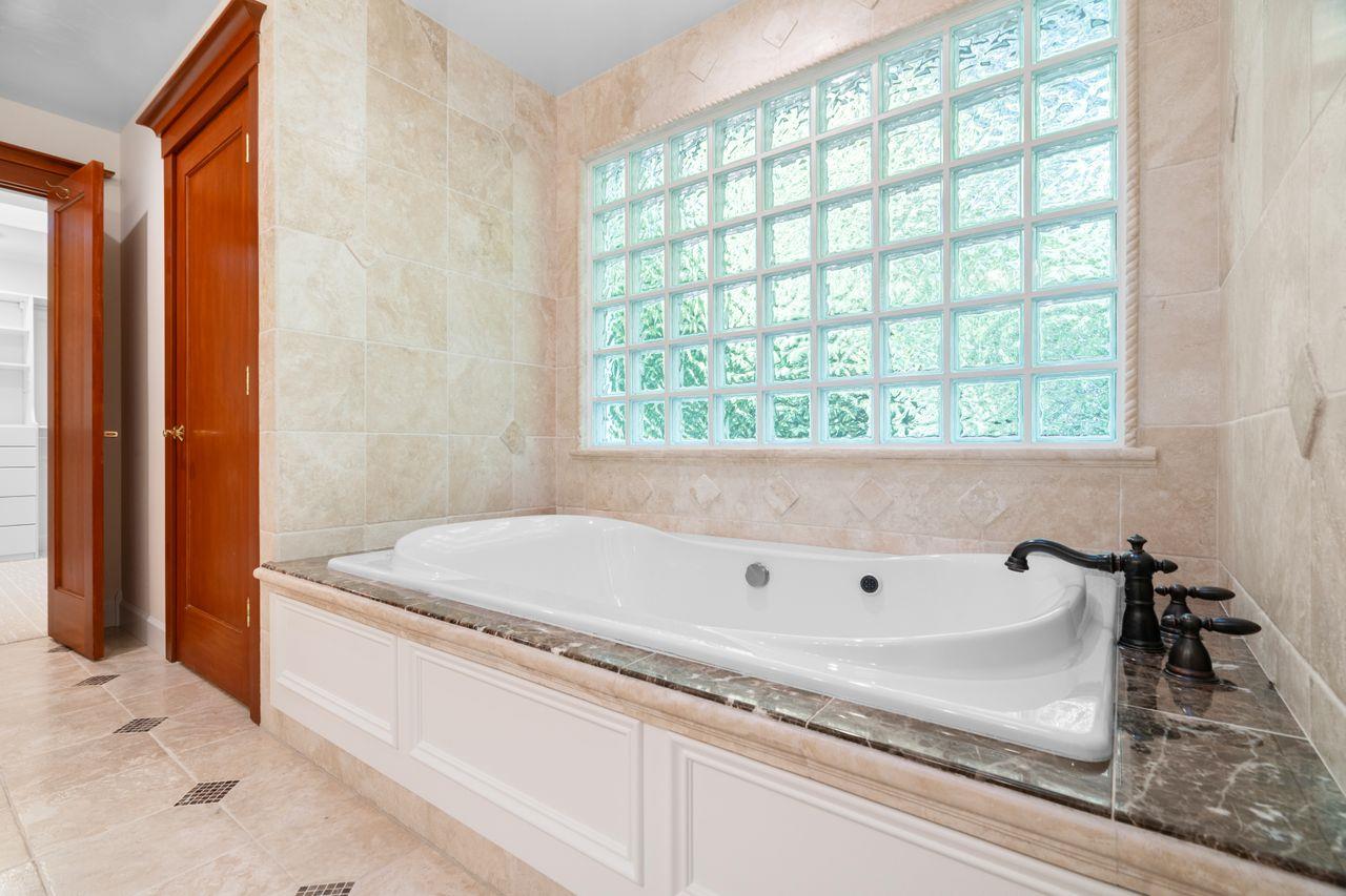 Detail Gallery Image 38 of 73 For 23447 Skyview Ter, Los Gatos,  CA 95033 - 3 Beds | 4 Baths