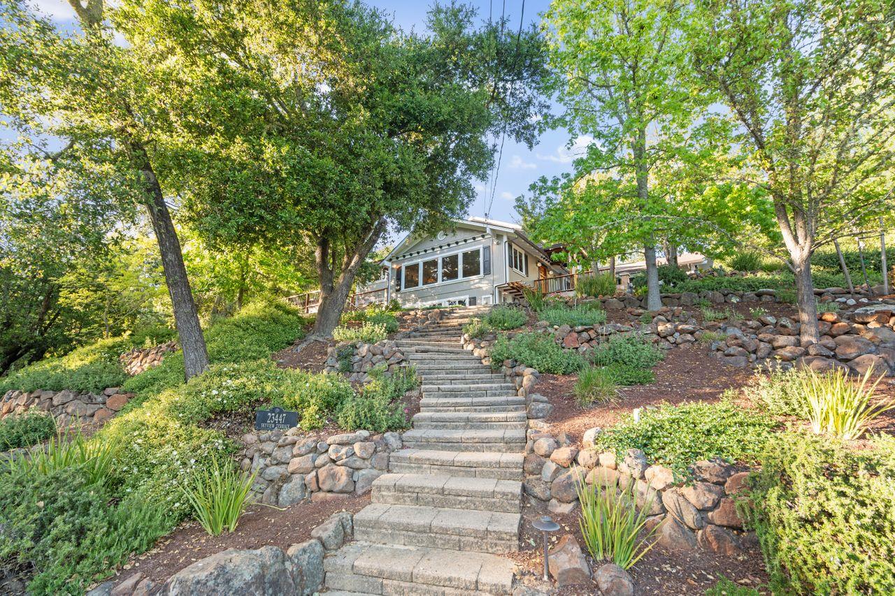 Detail Gallery Image 48 of 73 For 23447 Skyview Ter, Los Gatos,  CA 95033 - 3 Beds | 4 Baths