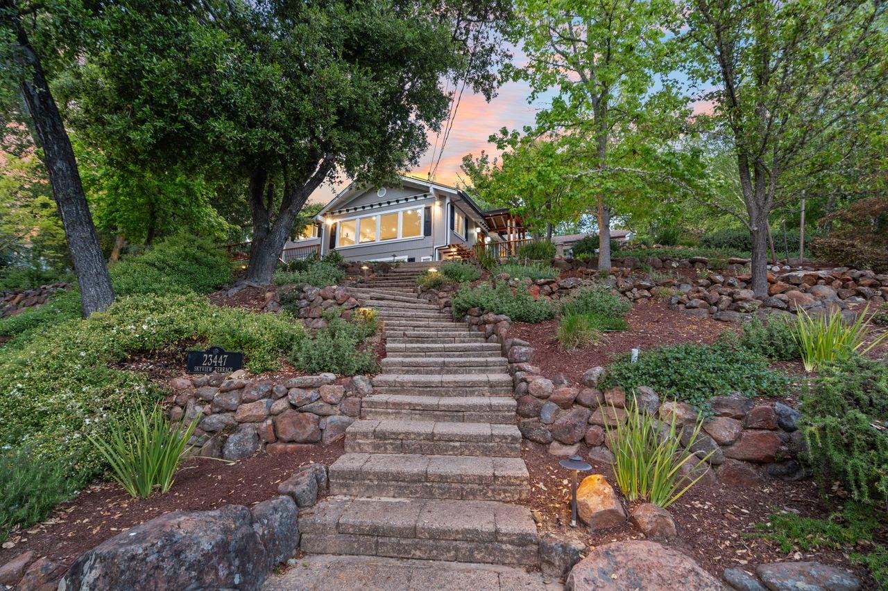 Detail Gallery Image 49 of 73 For 23447 Skyview Ter, Los Gatos,  CA 95033 - 3 Beds | 4 Baths